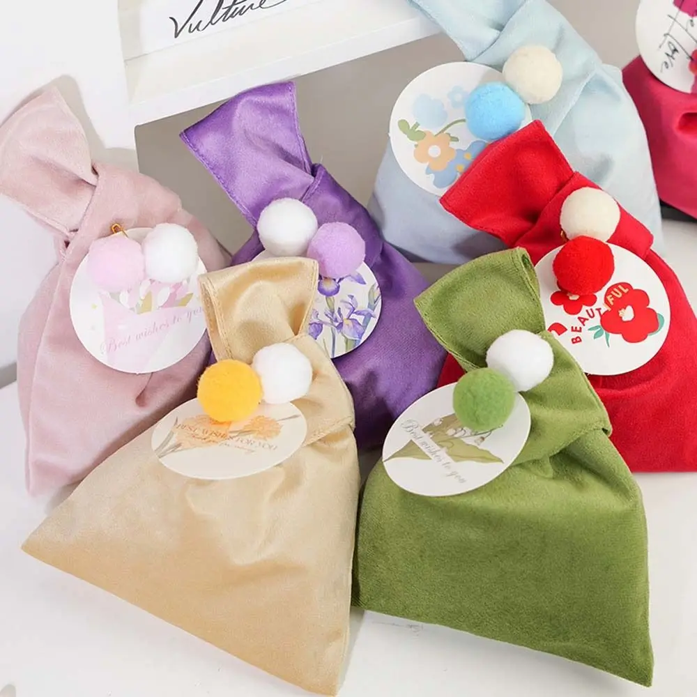 Ins Velvet Knot Handbag Plush Ball Wrist Bag Korean Festive Sugar Bag Tote Bag Vest Shape Large Capacity Wedding Candy Bag
Ins Velvet Knot Handbag Plush Ball Wrist Bag Korean Festive Sugar Bag Tote Bag Vest Shape Large Capacity Wedding Candy Bag
