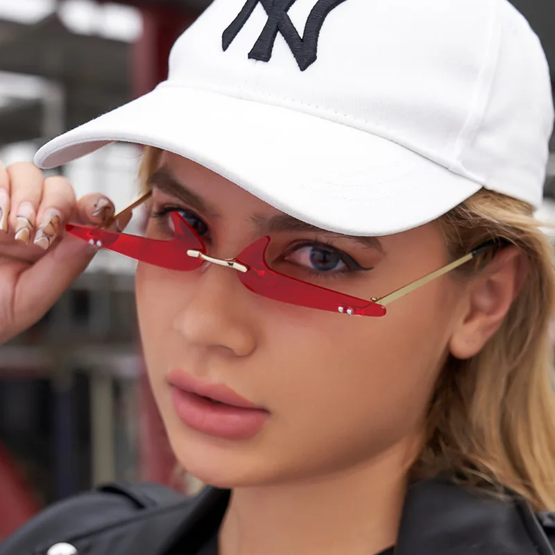 2022 New Fashion Small Rimless Sunglasses Men Women Hook Shape Eyewear Popular Funny Tick Ocean Lens Sexy Prom Sun Glasses
2022 New Fashion Small Rimless Sunglasses Men Women Hook Shape Eyewear Popular Funny Tick Ocean Lens Sexy Prom Sun Glasses
