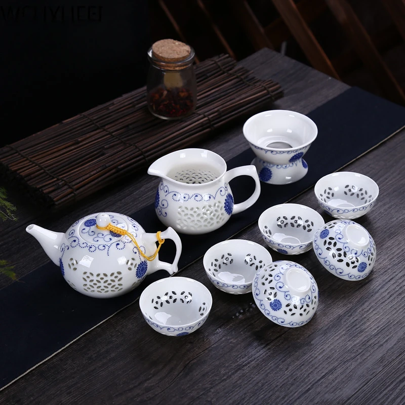 

Exquisite Peony Automatic Tea Set Blue and White Ceramic Porcelain Hollow Honeycomb Tea set Teapot Teacup Gaiwan Tea Sets Suit