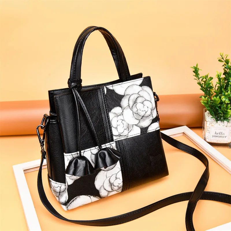 Women's Bag 2022 New Fashion Printed Texture Women's Handbag Large Capacity Foreign Style Shoulder Bag
Women's Bag 2022 New Fashion Printed Texture Women's Handbag Large Capacity Foreign Style Shoulder Bag