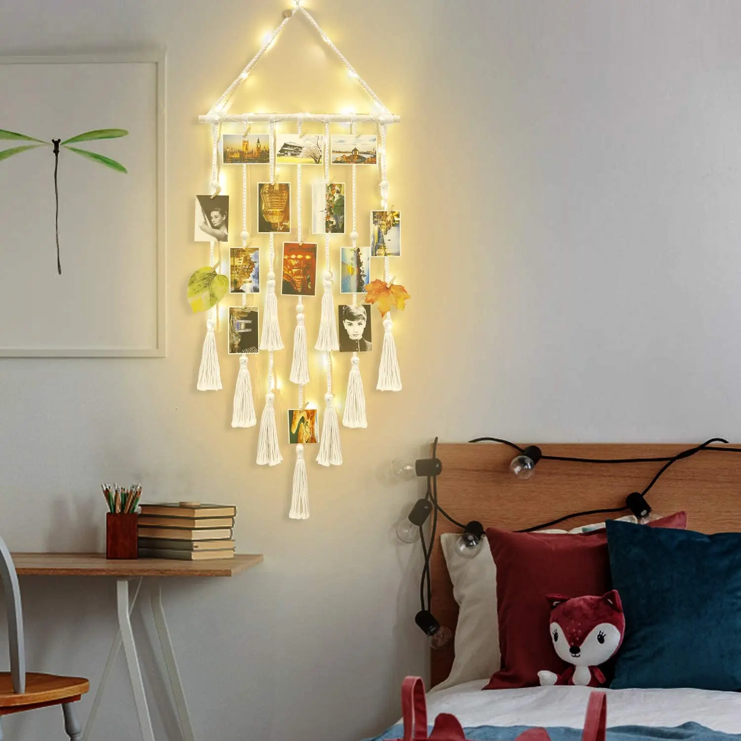 Photo Frames Collage Macrame Wall Hanging Pictures Display Organizer with 20 Wooden Clips LED String Fairy Lights for Home Decor
Photo Frames Collage Macrame Wall Hanging Pictures Display Organizer with 20 Wooden Clips LED String Fairy Lights for Home Decor