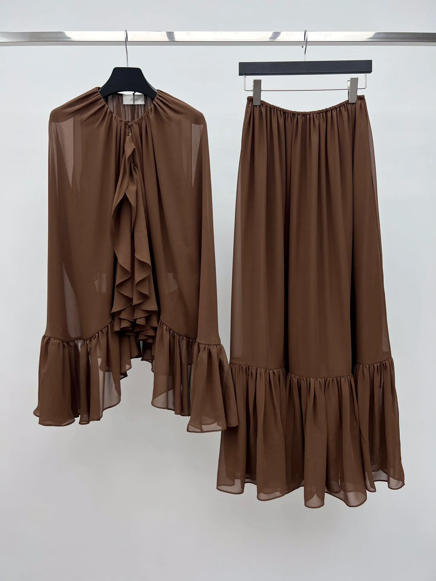 

2024 Spring/Summer New Women's Wear Silk blend yarn cape top and half length skirt set 0424