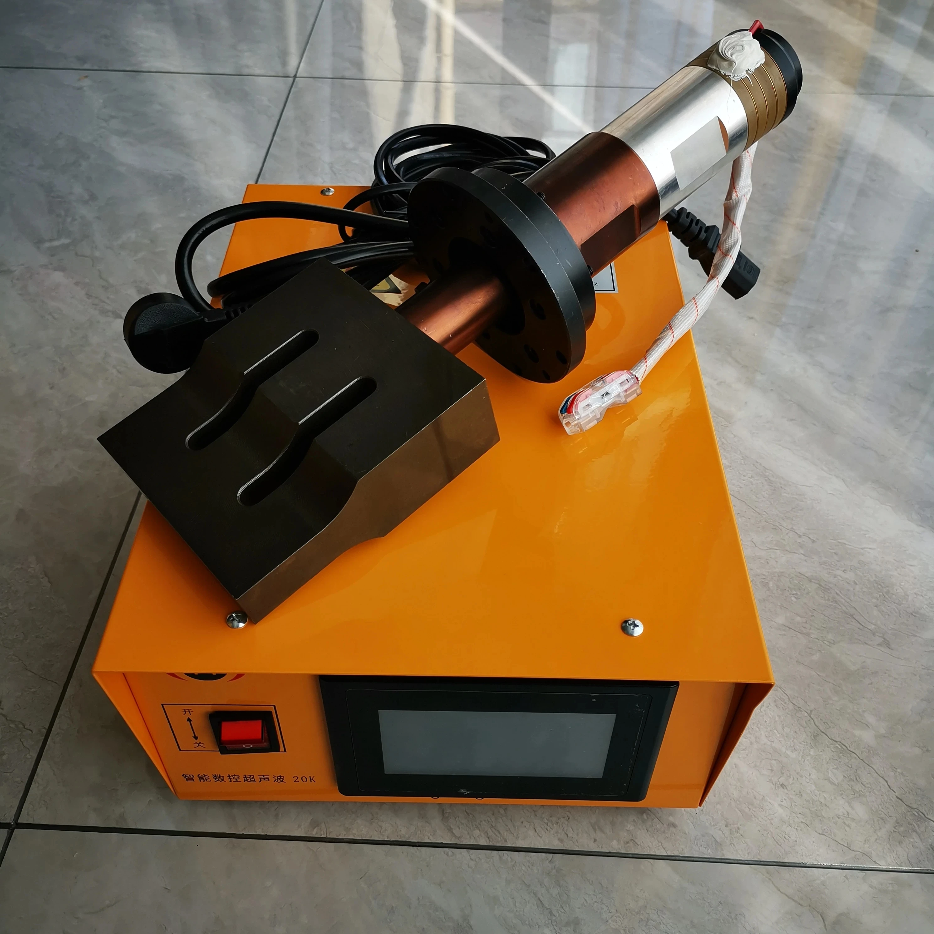 Ultrasonic Transducer Generator transducer flange Welding Machine parts 20K 2600W 2000w transducer with 110x20mm shape flange
Ultrasonic Transducer Generator transducer flange Welding Machine parts 20K 2600W 2000w transducer with 110x20mm shape flange