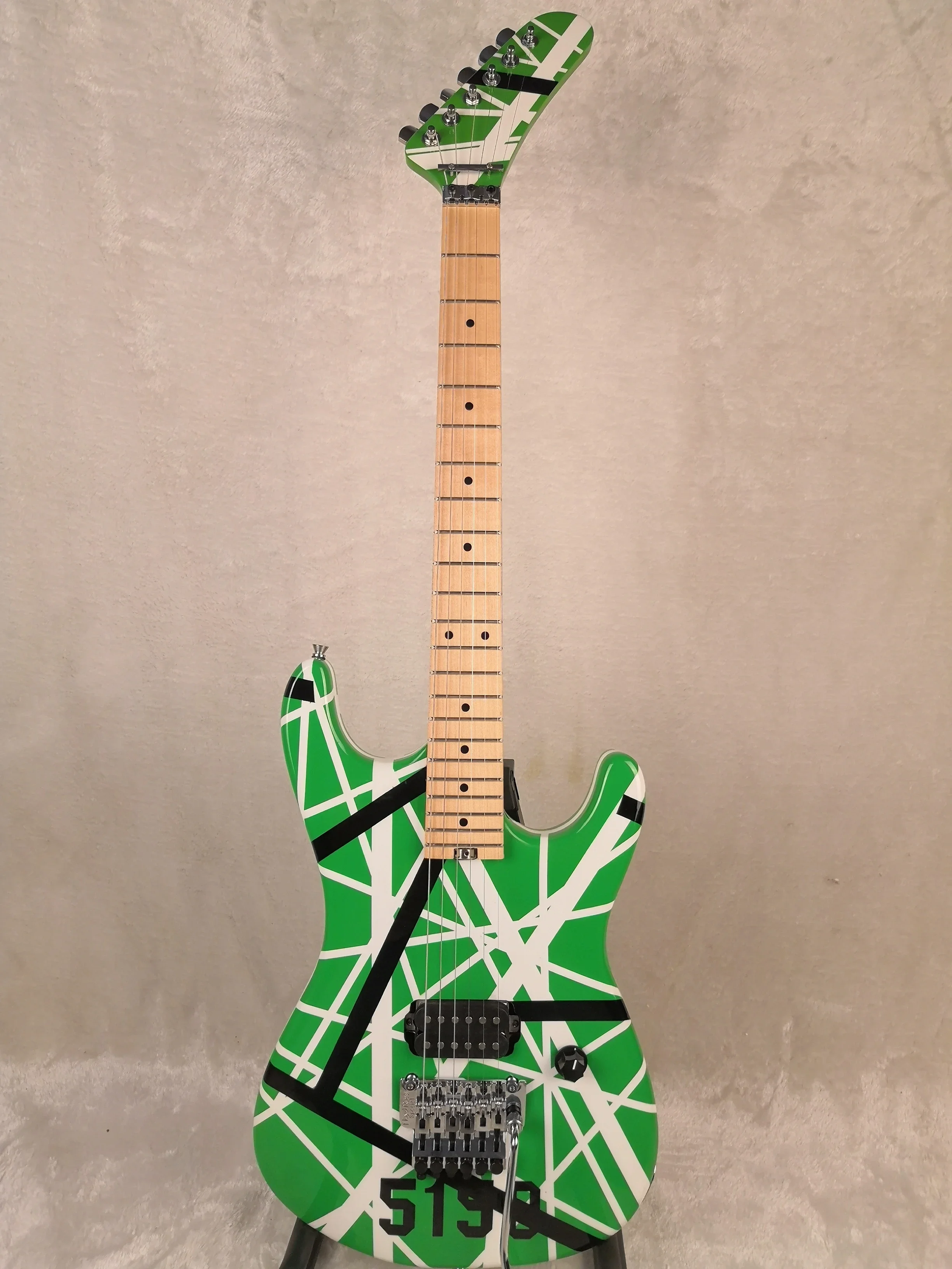 

Kramer Edward Van Halen 5150 White Black Stripe Green Electric Guitar Floyd Rose Tremolo Tailpiece, Locking Nut, Whammy Bar