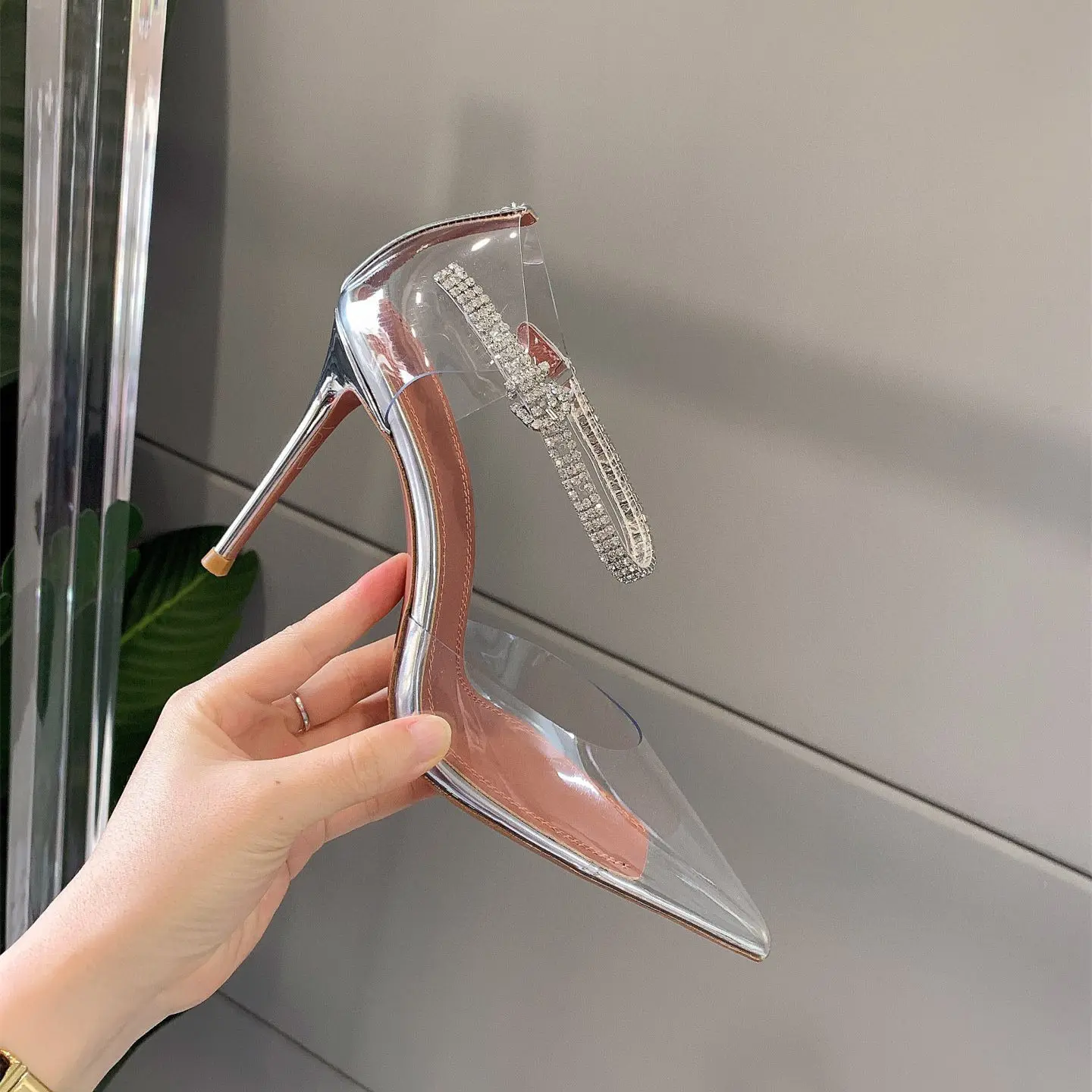 Casual Designer Summer Lady Women Shoes PVC Clear Leather Pointy Toe Crystal High Heels Stiletto Stripper Zapatos Mujer Pumps
Casual Designer Summer Lady Women Shoes PVC Clear Leather Pointy Toe Crystal High Heels Stiletto Stripper Zapatos Mujer Pumps