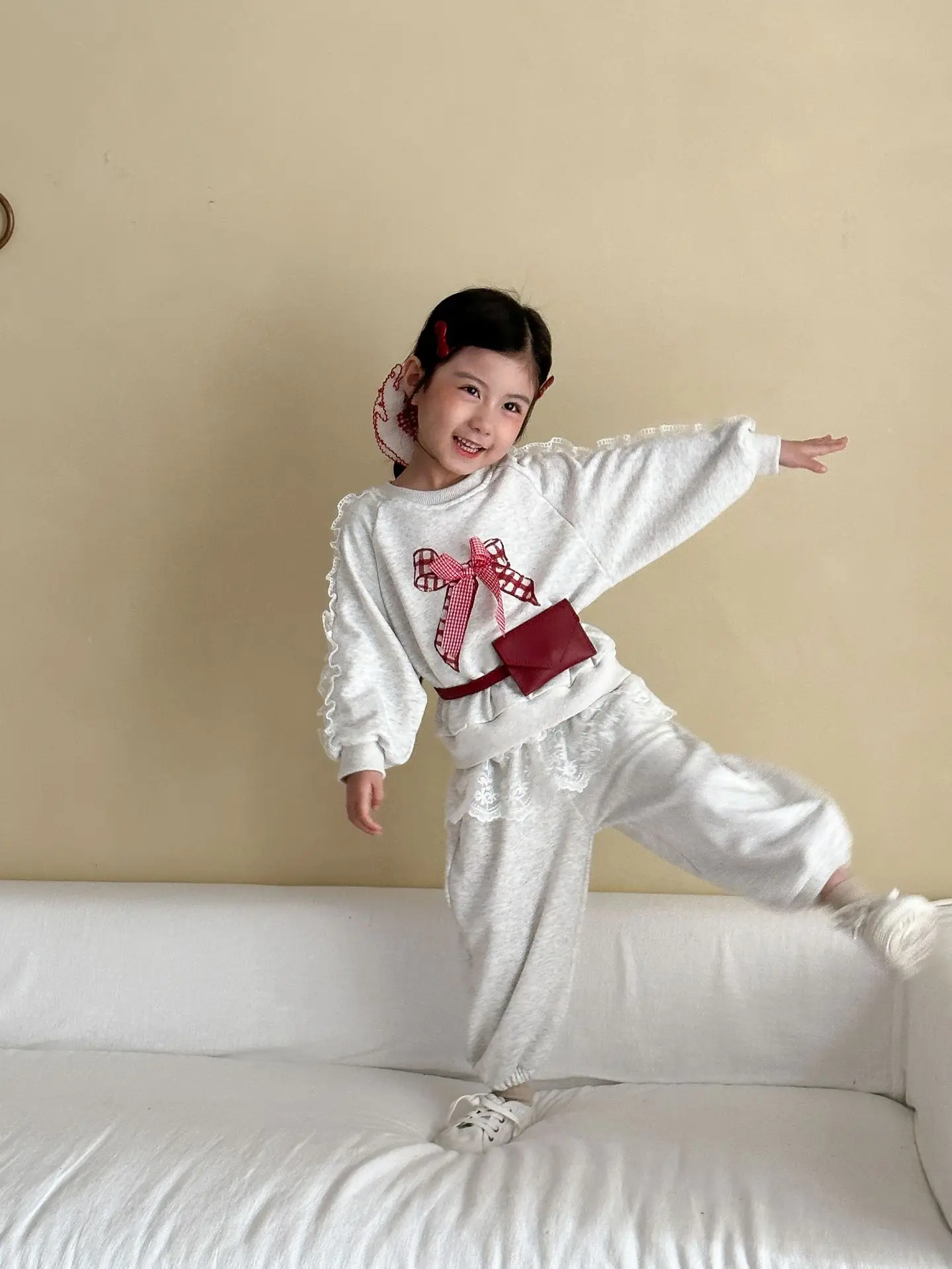 2025 Autumn New Children Long Sleeve Clothes Set Girls Lace Bow Sweatshirt + Sweat Pants 2pcs Suit Cotton Kids Casual Outfits 22 S0d0526f69b1c44b5bf4ca577321c54cei