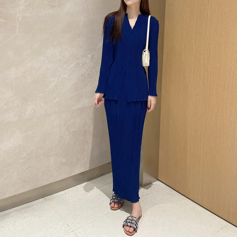 Miyake Pleated Elegant Suit Women's 2023 Spring Summer V-neck Top&Skirt Korean Simple All-match Large Free Size Slim 2 Pcs Set
Miyake Pleated Elegant Suit Women's 2023 Spring Summer V-neck Top&Skirt Korean Simple All-match Large Free Size Slim 2 Pcs Set