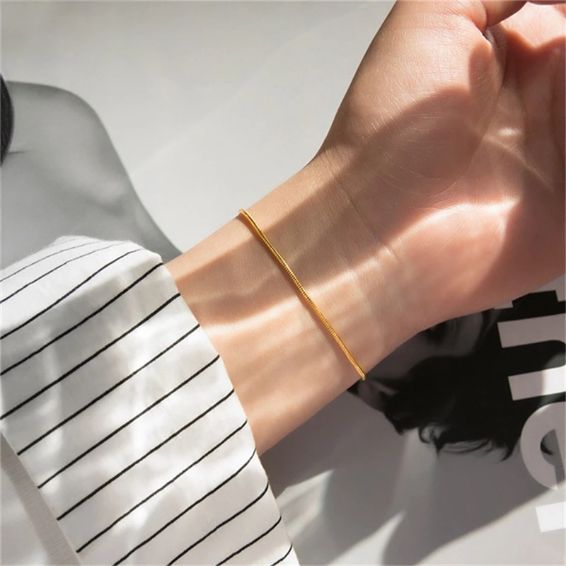 Fashion Classic Round Snake Bone Chain Bracelet Gold Plated Stainless Steel Bracelet Trend Men's and Women's Gift Jewelry
Fashion Classic Round Snake Bone Chain Bracelet Gold Plated Stainless Steel Bracelet Trend Men's and Women's Gift Jewelry