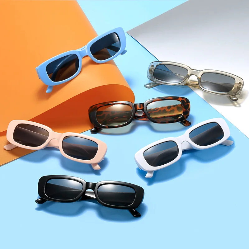 Children's fashionable sunglasses, UV resistant sunglasses, girls street photography glasses, trendy retro personality, boys
Children's fashionable sunglasses, UV resistant sunglasses, girls street photography glasses, trendy retro personality, boys