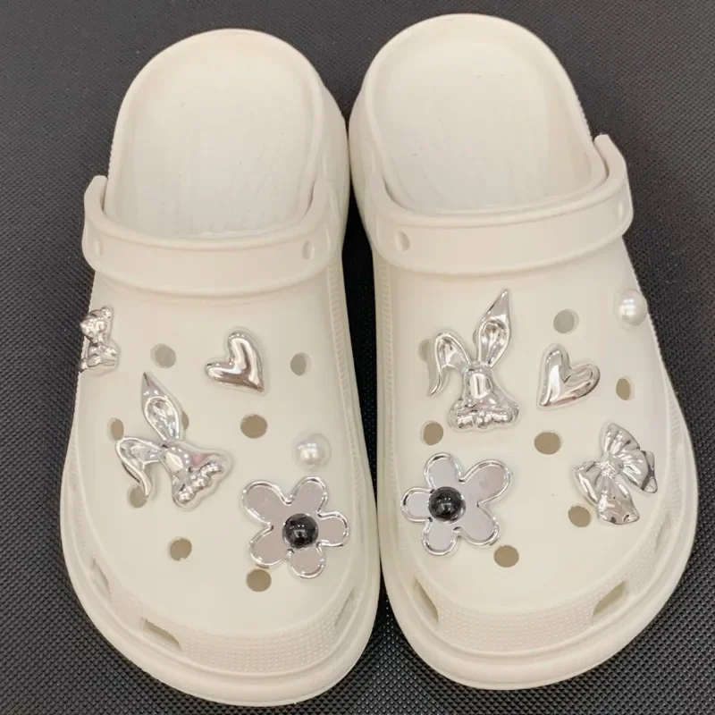 

Whole Set Quality Shoe Charms Designer Cartoon Cute DIY Sandals Decoration Fashion All-match Clogs Shoe Accessories Trend New