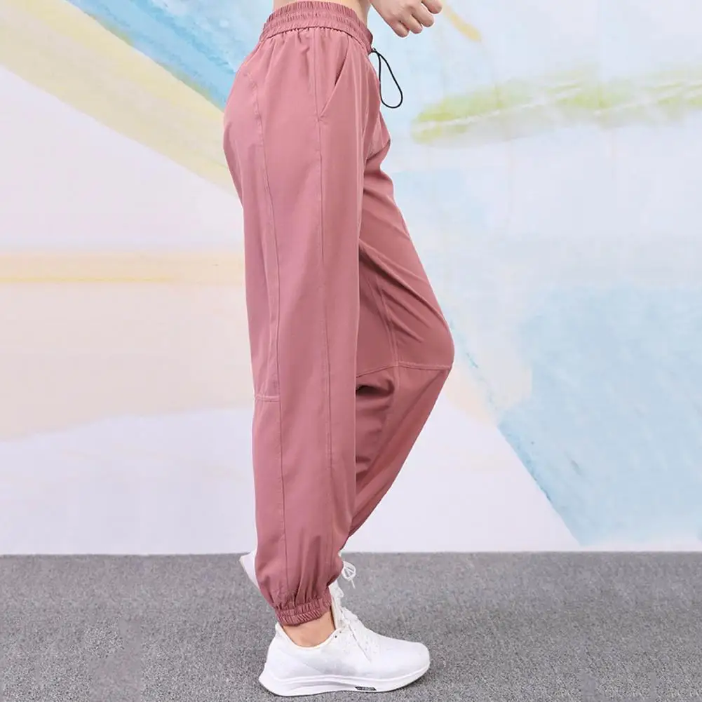 Quick-drying Running Pants Soft Breathable Drawstring Women's Sweatpants with Ankle-banded Elastic Waist Quick Dry for Comfort
Quick-drying Running Pants Soft Breathable Drawstring Women's Sweatpants with Ankle-banded Elastic Waist Quick Dry for Comfort