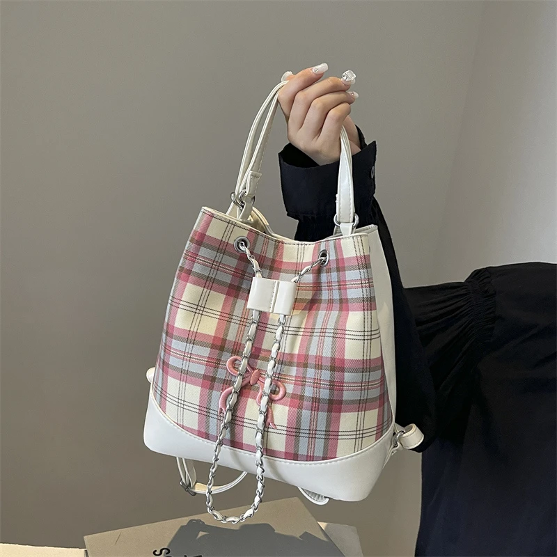 Лидер продаж, Модный женский рюкзак из искусственной кожи на шнурке в клетку, новинка 2024, универсальная женская сумка через плечо высокого качества
Лидер продаж, Модный женский рюкзак из искусственной кожи на шнурке в клетку, новинка 2024, универсальная женская сумка через плечо высокого качества