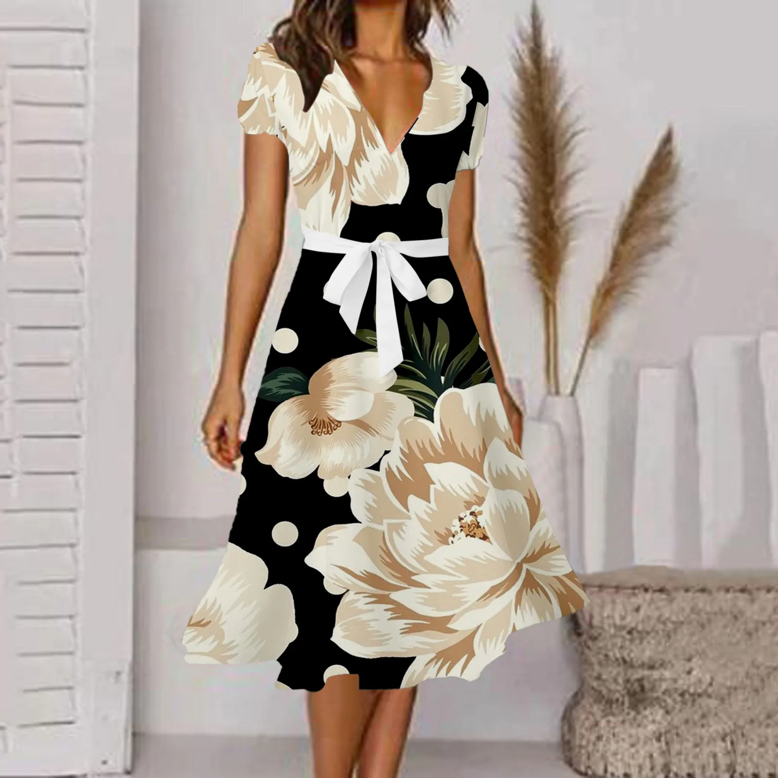Women Vintage Summer Floral Dress Casual V Neck Short Sleeve Belt Dress Elegant Lady Party Tie Waist Flower Printed Midi Dress
Women Vintage Summer Floral Dress Casual V Neck Short Sleeve Belt Dress Elegant Lady Party Tie Waist Flower Printed Midi Dress