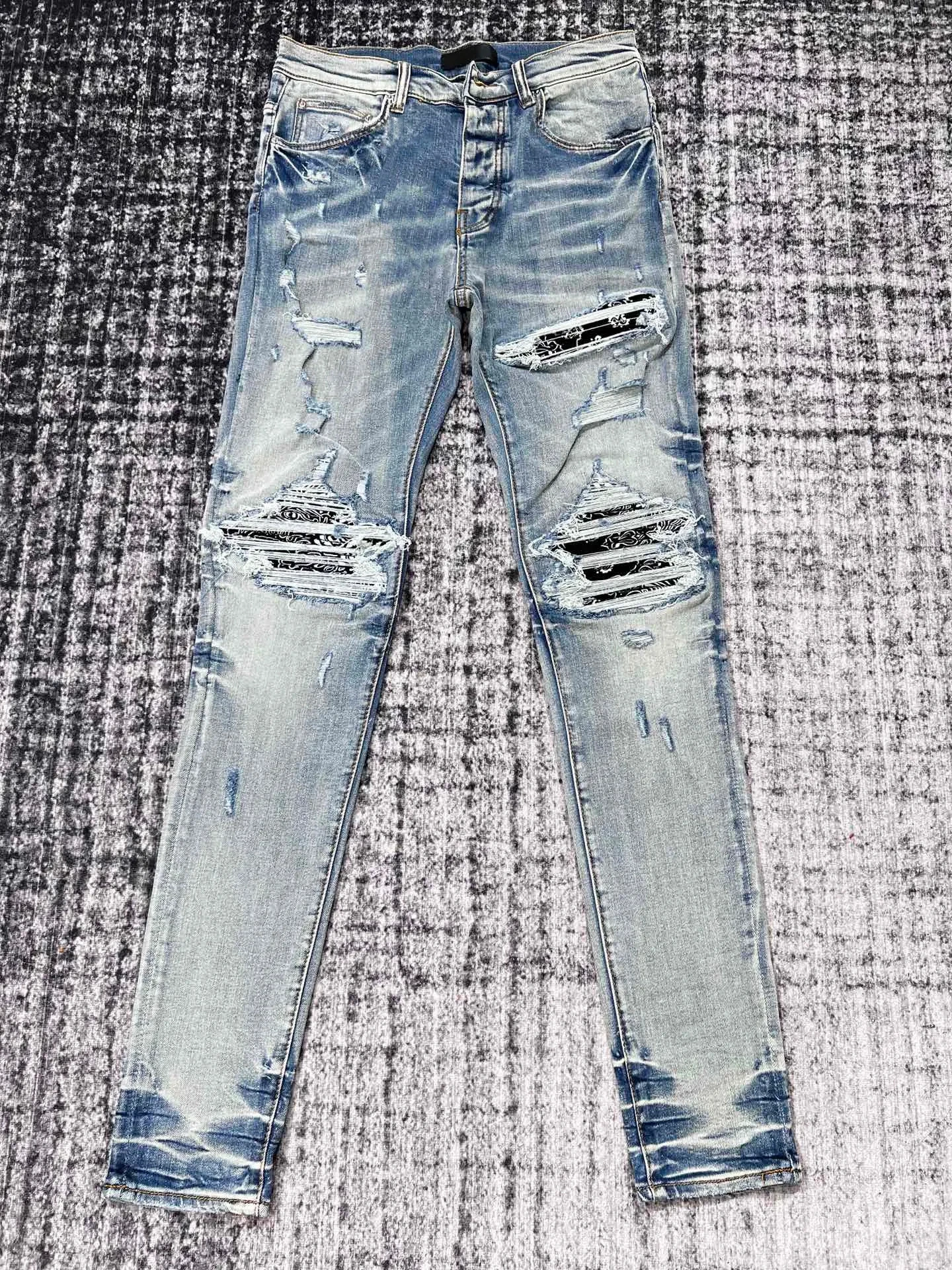2023 New arrival fashion Men's blue ripped jeans Wrinkle Patch Pants Cashew Flower Ripped Slim Fit Feet Jeans for men trousers
2023 New arrival fashion Men's blue ripped jeans Wrinkle Patch Pants Cashew Flower Ripped Slim Fit Feet Jeans for men trousers