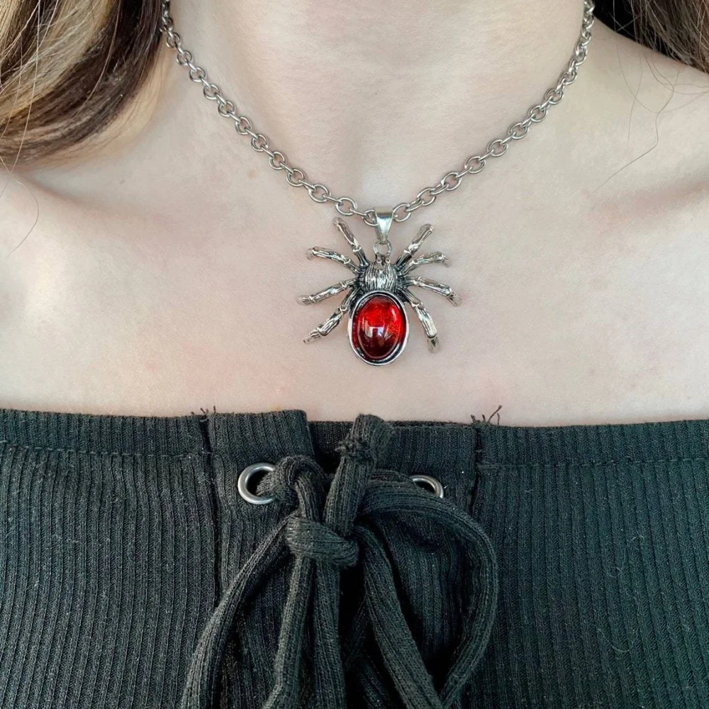2023 Spring New Stainless Steel Women Pendant Necklace Gothic Red Crystal Spider Short Chain Necklace Jewelry Accessories
2023 Spring New Stainless Steel Women Pendant Necklace Gothic Red Crystal Spider Short Chain Necklace Jewelry Accessories