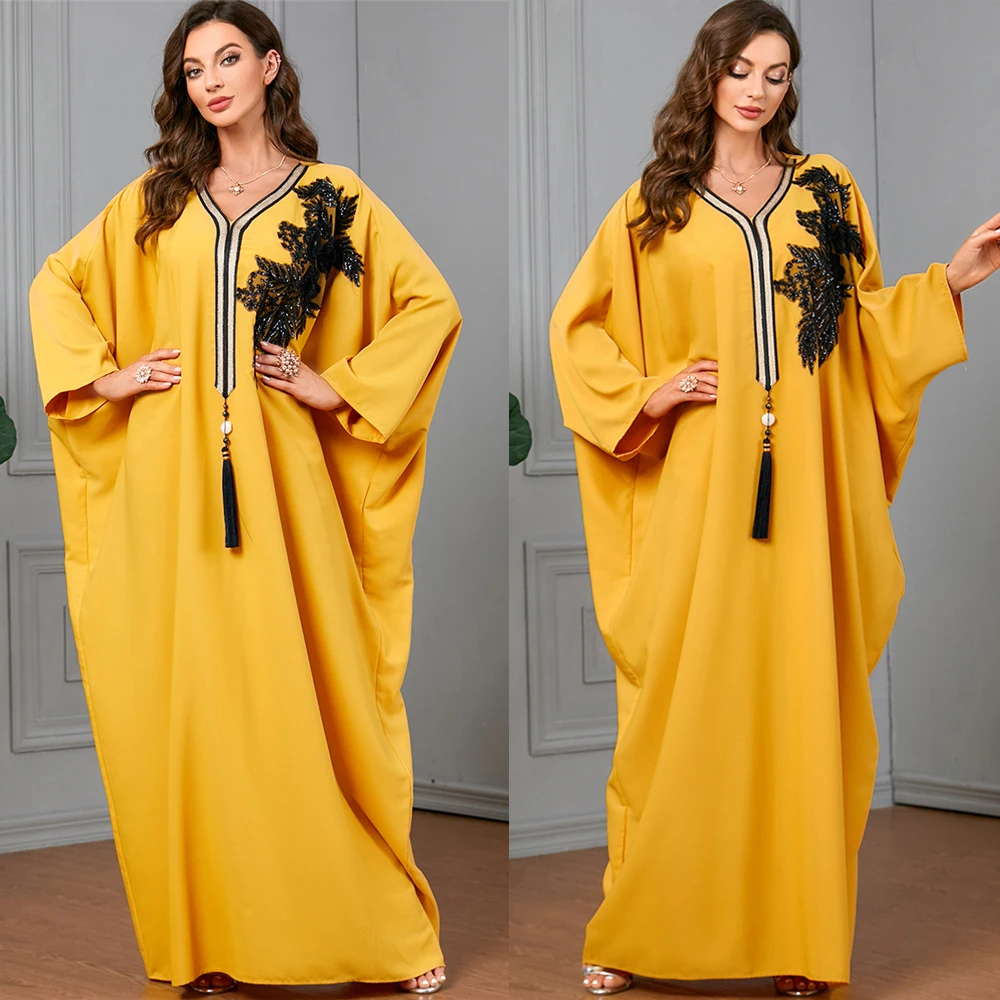 Luxury Elegant Dubai Kaftan Abaya Appliques Tassel Muslim Women Long Dress Islamic Oversized Bat Sleeve Dress Turkish Abaya Robe
Luxury Elegant Dubai Kaftan Abaya Appliques Tassel Muslim Women Long Dress Islamic Oversized Bat Sleeve Dress Turkish Abaya Robe