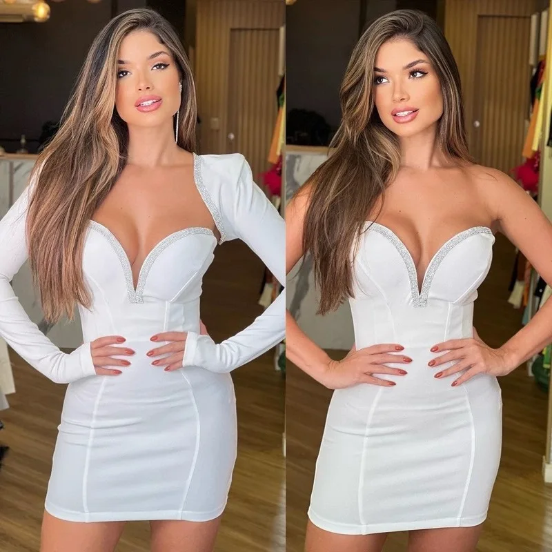 New fashion hot arc-shaped deep V bandage material elastic slim wrapped dress+rhinestone edging small coat
New fashion hot arc-shaped deep V bandage material elastic slim wrapped dress+rhinestone edging small coat