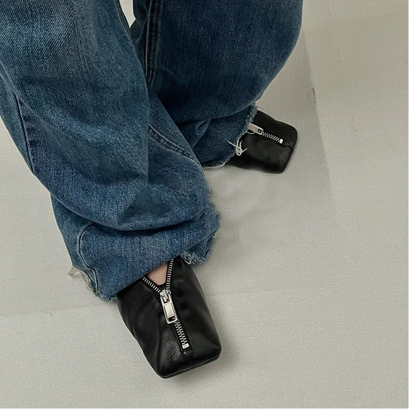 2022 New Retro Casual Small Leather Square Head Flat Bottom Shallow Mouth Grandma Slippers One Pedal Soft Pencil Case Single Sho
2022 New Retro Casual Small Leather Square Head Flat Bottom Shallow Mouth Grandma Slippers One Pedal Soft Pencil Case Single Sho
