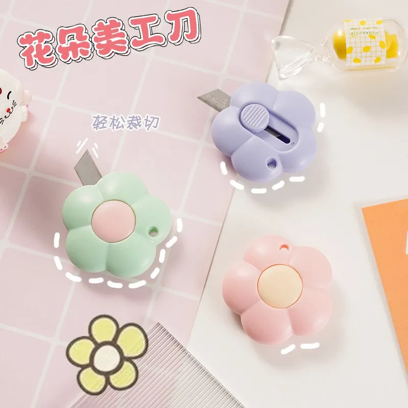 1Pc Mini Utility Knife Cute Flower Pocket Box Cutters for Home Office School Stationery Cutting Supplies Stationery 
1Pc Mini Utility Knife Cute Flower Pocket Box Cutters for Home Office School Stationery Cutting Supplies Stationery
