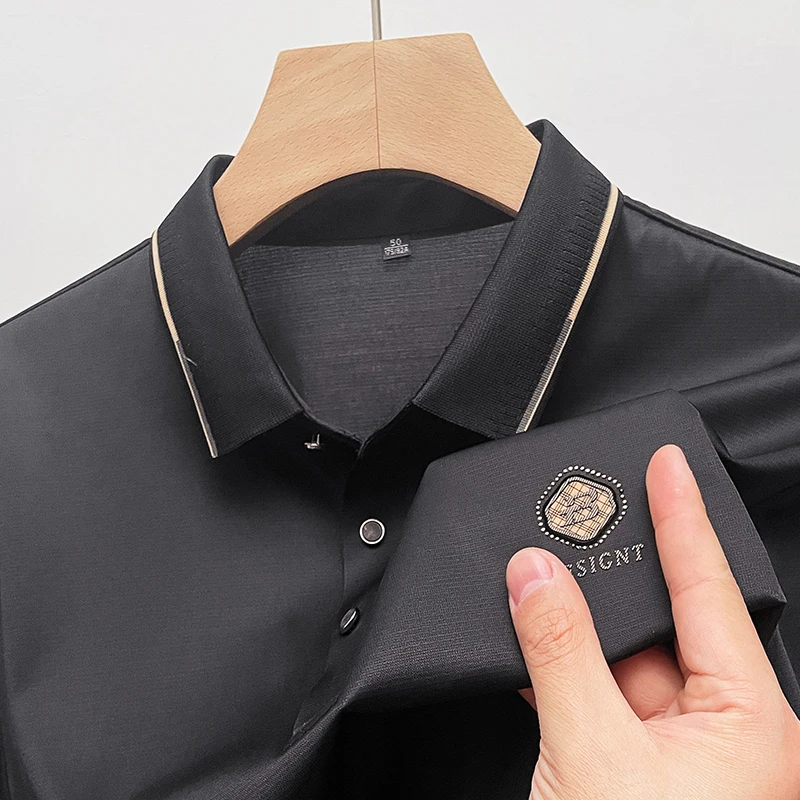 Мужская Летняя Новинка 2024, Высококачественная брендовая футболка из вискозы с вышивкой, Повседневный дышащий Топ без следов с лацканами, мужская одежда
Мужская Летняя Новинка 2024, Высококачественная брендовая футболка из вискозы с вышивкой, Повседневный дышащий Топ без следов с лацканами, мужская одежда