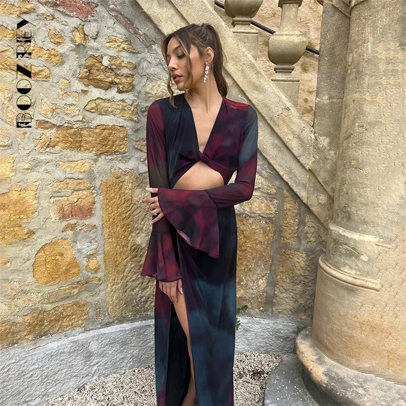 

BoozRey 2023 V-neck Flared Sleeves Long Sleeves Print Navel-gazing Slim Slit Midi Dresses for Women Personality Streetwear Dress