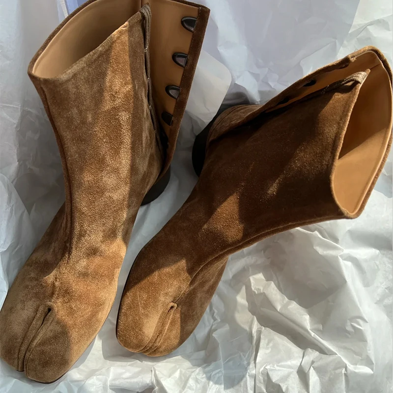 Split Toe Ankle High Boots Fall Solid Color Round Head Women Shoes Brown Thick Heels Botas Femininas
Split Toe Ankle High Boots Fall Solid Color Round Head Women Shoes Brown Thick Heels Botas Femininas