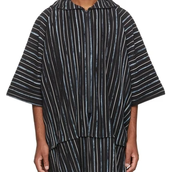 Explore o Estilo de Rua Japonês com a Jaqueta Bomber Plissada MI TEMPIO 10 MI TEMPIO Men's Pleats Striped Jackets with Hooded and Half Sleeve for Men Casual Pleated Zip Up Cardigan in Daily Man Fashion