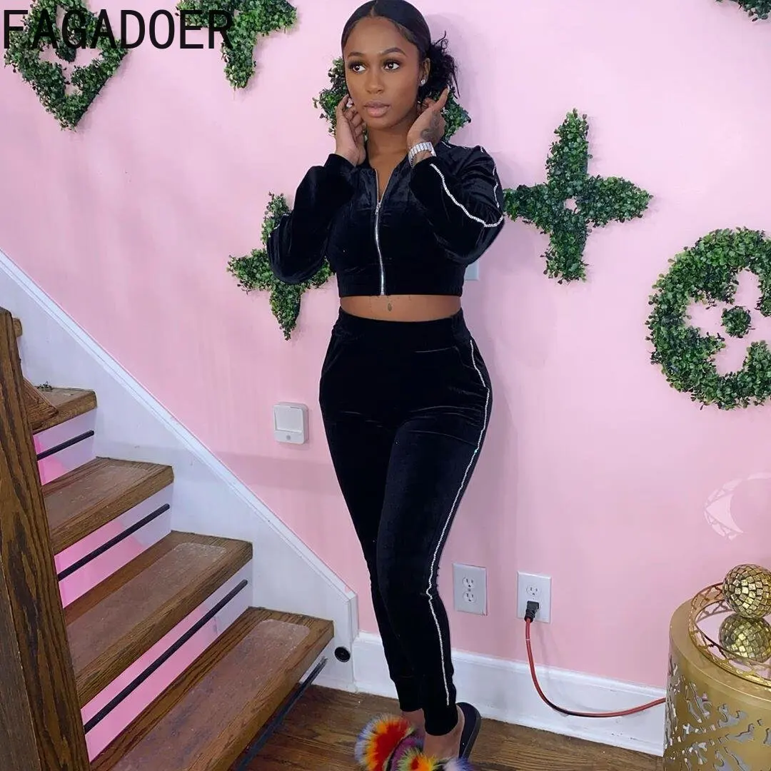 FAGADOER Fall Winter Velvet Sequins Patchwork Tracksuits Women Zipper Long Sleeve Coat And Jogger Pants Two Piece Sets Outfits
FAGADOER Fall Winter Velvet Sequins Patchwork Tracksuits Women Zipper Long Sleeve Coat And Jogger Pants Two Piece Sets Outfits