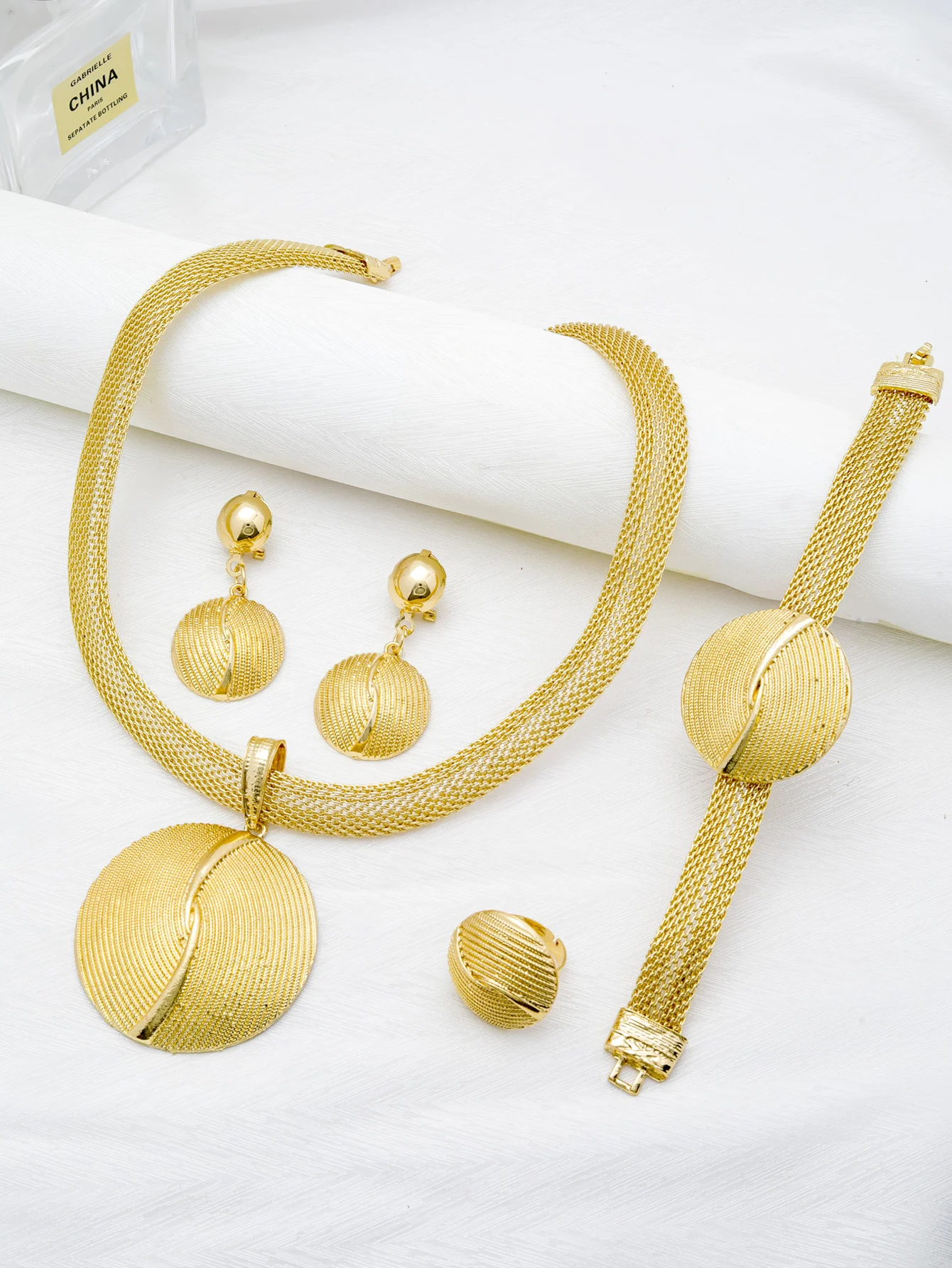 Dubai Luxury Jewelry Set Woman 18K Gold Plated Necklace Bracelet Ring Earrings Party Wedding Classic Daily Wear Party Gift 3 Mallzona S0e425526188c4812960fbcd020765d08v Dubai Luxury Jewelry Set Woman 18K Gold Plated Necklace Bracelet Ring Earrings Party Wedding Classic Daily Wear Party Gift Mallzona
