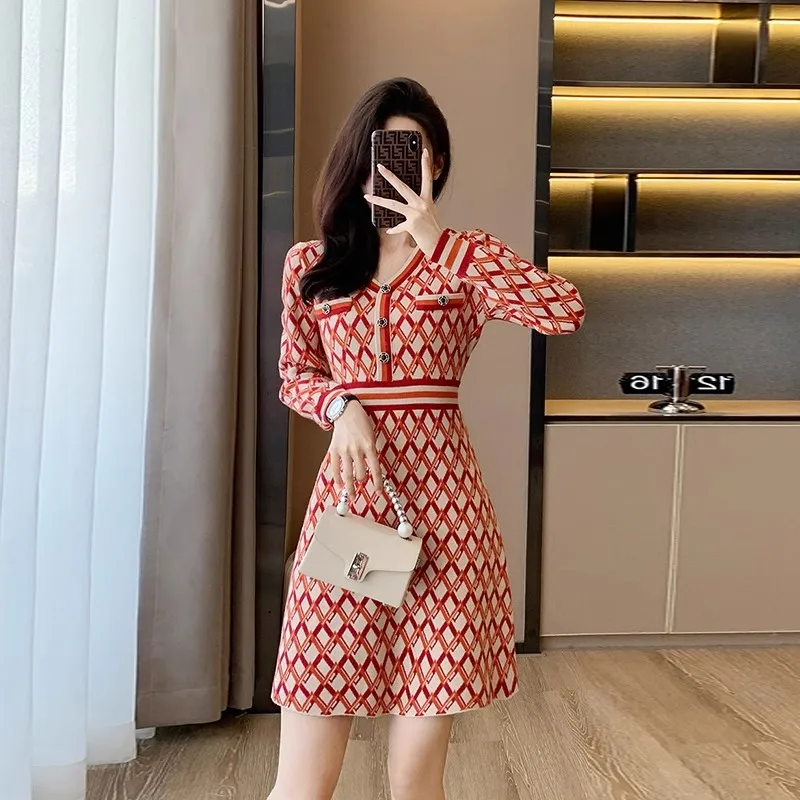 New 2023 Autumn Winter Orange Plaid Striped Print Sweater Dress French Women V Neck Long Sleeve Knitting Slim A Line Vestidos
New 2023 Autumn Winter Orange Plaid Striped Print Sweater Dress French Women V Neck Long Sleeve Knitting Slim A Line Vestidos