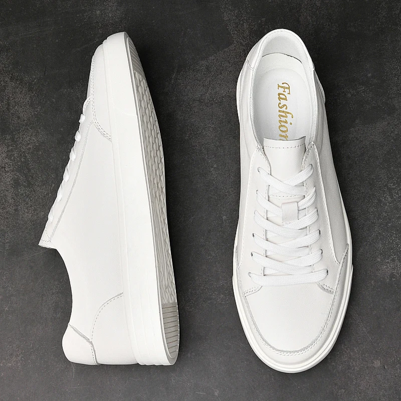 New Summer White Shoes High Quality Men Sneakers Genuine Leather Lace-up Casual Shoes High-end Luxury Brand skateboard Shoes
New Summer White Shoes High Quality Men Sneakers Genuine Leather Lace-up Casual Shoes High-end Luxury Brand skateboard Shoes