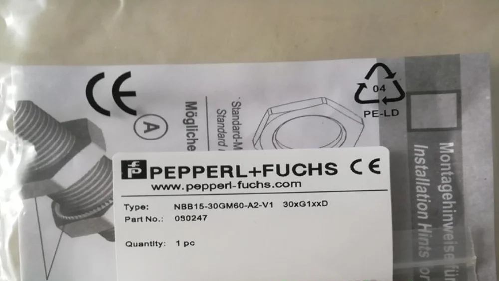 

1PC NEW Pepperl+Fuchs Proximity switch NBB15-30GM60-A2-V1 Free shipping