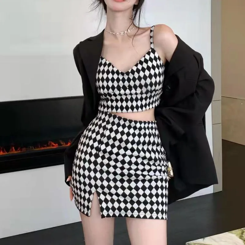 

Shpmishal корейская мода облегающая юбка женская летняя Новинка Пряная девушка приталенный стиль подвесной ремень + трапециевидная половинная юбка комплект из двух частей