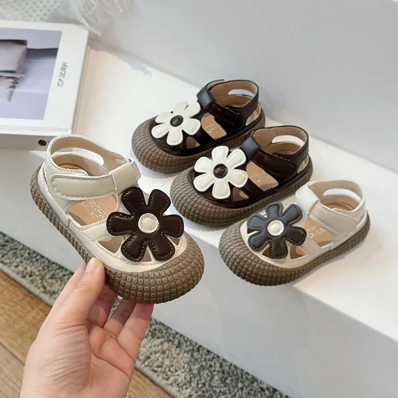 

Сандалии детские Нескользящие, пляжная обувь для маленьких девочек, мягкие модные босоножки с цветочным принтом, лето 2024