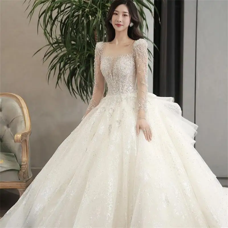 Main wedding dress 2023 new bride French big tail high quality one shoulder long sleeve heavy industry 
Main wedding dress 2023 new bride French big tail high quality one shoulder long sleeve heavy industry