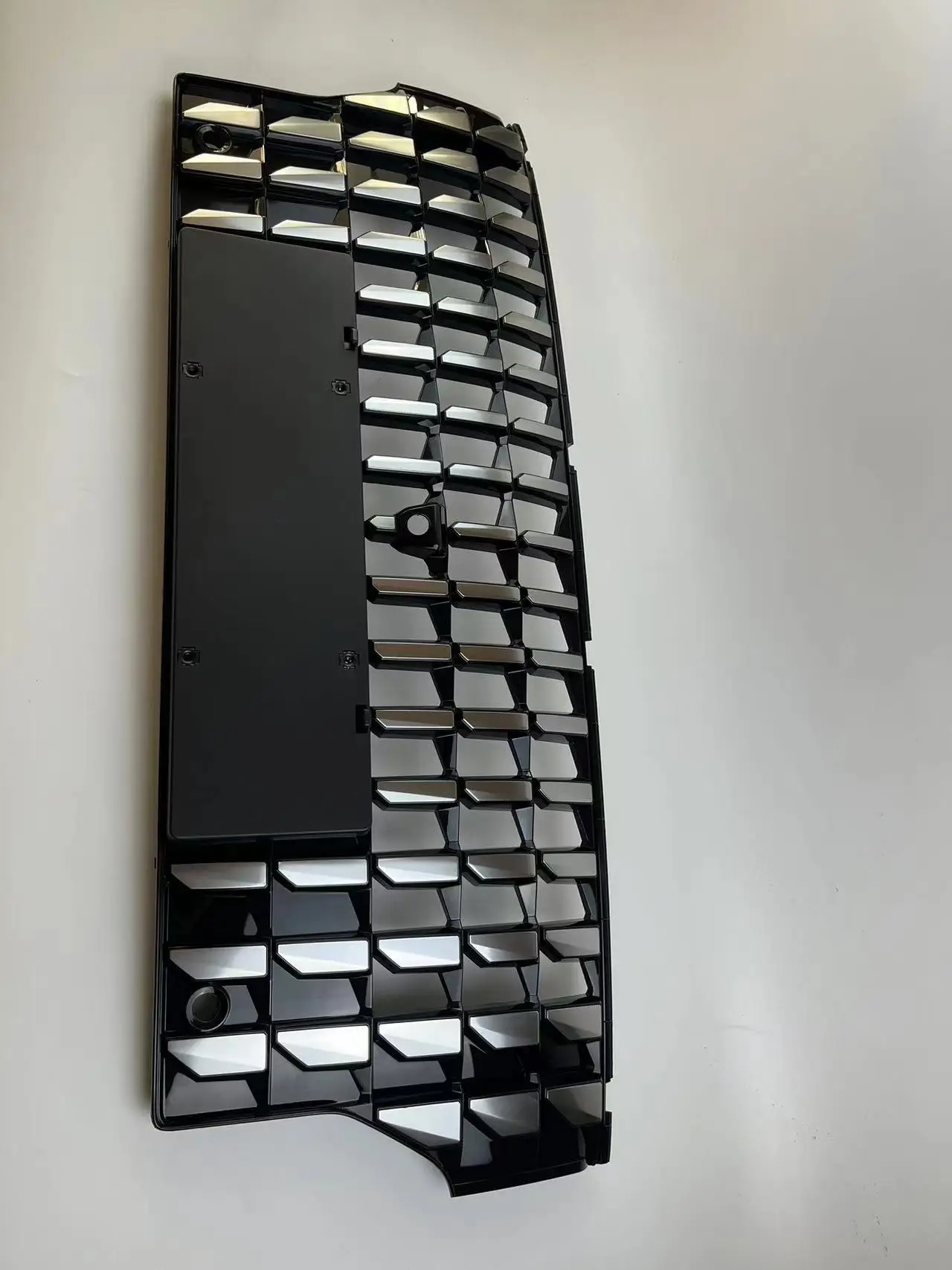 Applicable to the new factory parts of the grille on the front bumper of Lynk&Co 09
Applicable to the new factory parts of the grille on the front bumper of Lynk&Co 09