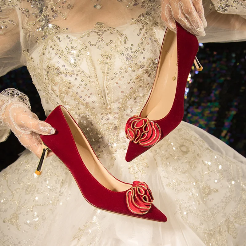 2023 Fashion Silk Flower Fine High Heel Bridal Shoes Women's Red Champagne Heels Women's Slope Heel Pointed Toe Wedding Shoes
2023 Fashion Silk Flower Fine High Heel Bridal Shoes Women's Red Champagne Heels Women's Slope Heel Pointed Toe Wedding Shoes