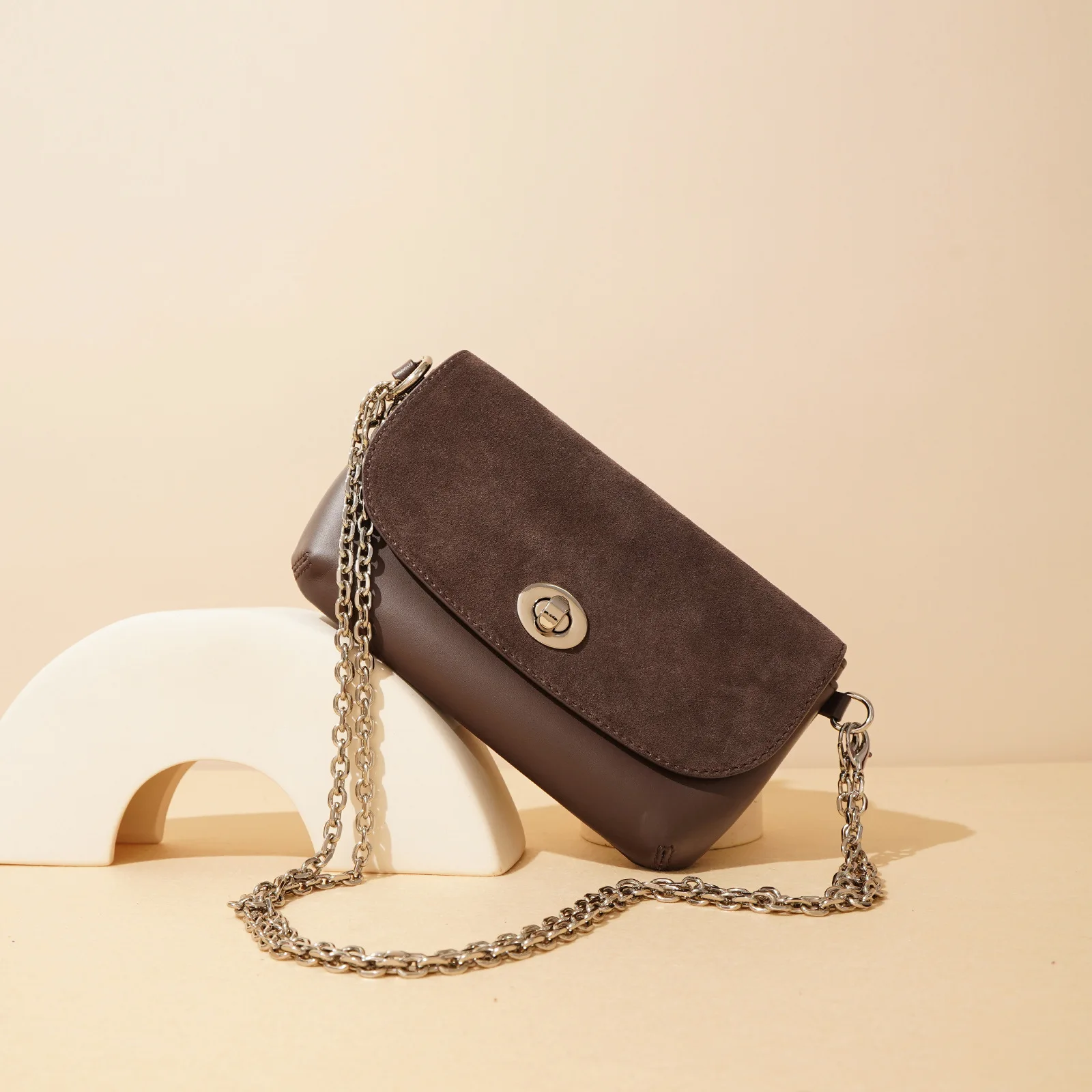 New Stylish Mini Underarm Bags Frosted Leather Elegant Underarm Shoulder Bag With Chain Strap
New Stylish Mini Underarm Bags Frosted Leather Elegant Underarm Shoulder Bag With Chain Strap