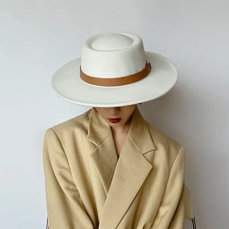Autumn Winter Vintage White Fedora Hat Women French Wide Brim Imitation Woolen Hat Elegant Fashion Ladies Hats British Style
Autumn Winter Vintage White Fedora Hat Women French Wide Brim Imitation Woolen Hat Elegant Fashion Ladies Hats British Style
