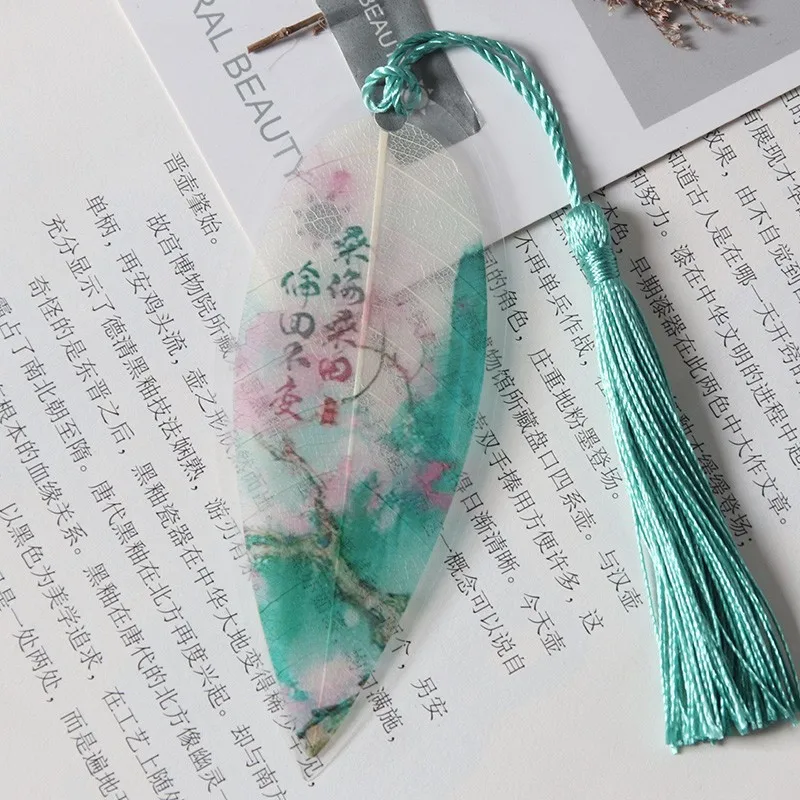 Chinese Style Creative Leaf Bookmarks Flowers and Birds Small Fresh Bookmarks Schoolchildren Stationery Gifts for Friends
Chinese Style Creative Leaf Bookmarks Flowers and Birds Small Fresh Bookmarks Schoolchildren Stationery Gifts for Friends
