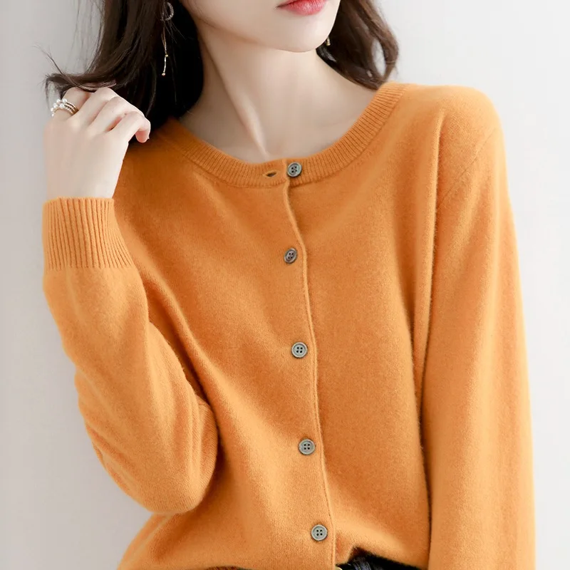 2022 Autumn Long Sleeve Knitwear Solid Color Simple Temperament Cardigan Wear Women's Sweater Jacket Cardigan Women
2022 Autumn Long Sleeve Knitwear Solid Color Simple Temperament Cardigan Wear Women's Sweater Jacket Cardigan Women