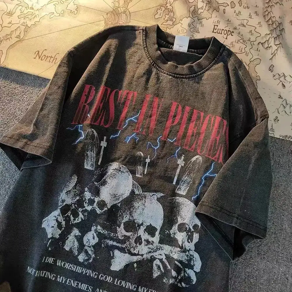 Washed and Distressed Short Sleeved T-shirt for Men and Women American Retro High Street Skull Print Loose Fitting Top Couples
Washed and Distressed Short Sleeved T-shirt for Men and Women American Retro High Street Skull Print Loose Fitting Top Couples