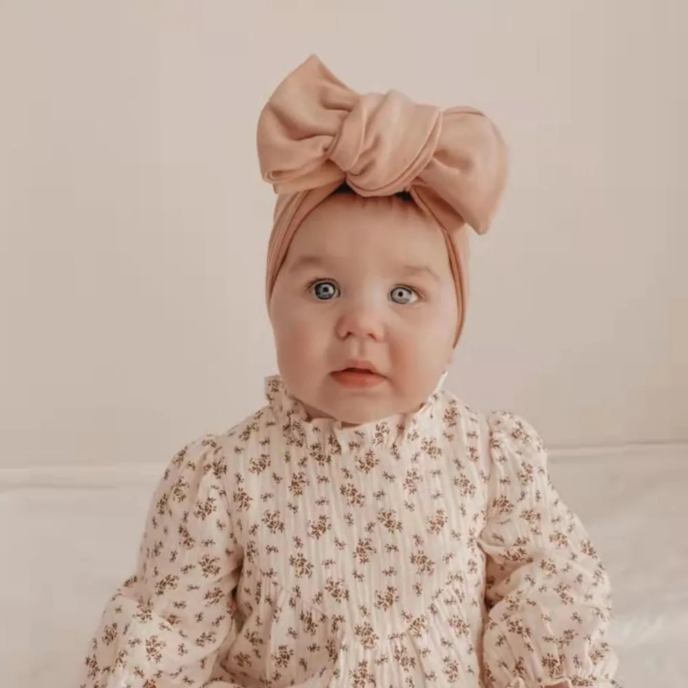 Children's Hair Accessories Super Soft Milk Silk Big Bow Baby Headband European and American Baby Headband
Children's Hair Accessories Super Soft Milk Silk Big Bow Baby Headband European and American Baby Headband