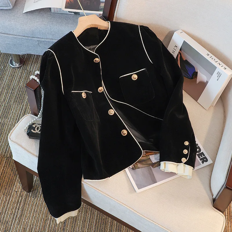 Woman's Autumn/winter Fragrance Short Round Neck Velvet Jacket Retro Casual Contrast Hook Edge Wood Ear Stitching Suit Jacket
Woman's Autumn/winter Fragrance Short Round Neck Velvet Jacket Retro Casual Contrast Hook Edge Wood Ear Stitching Suit Jacket