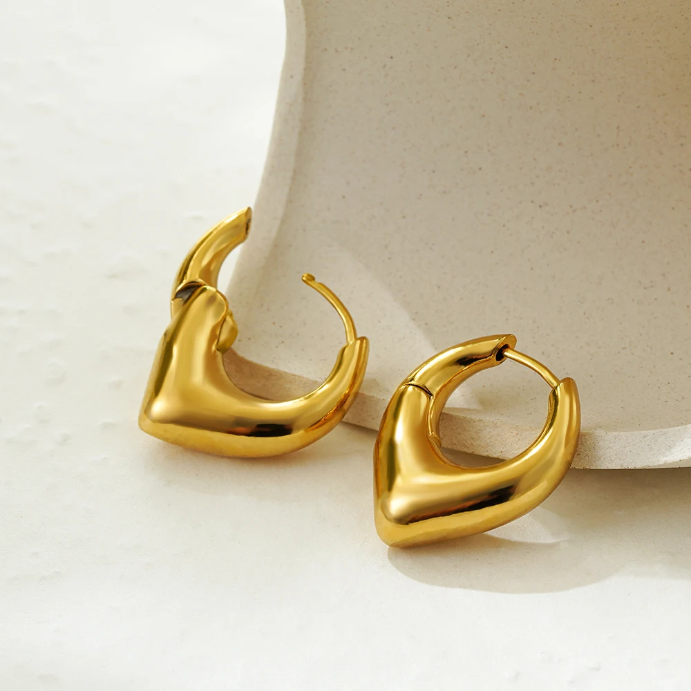 Smooth Gold Plated Love Heart Round Chunky Hoop Earrings for Women Glossy Circle Ear Buckle Huggies Vintage Jewelry Gift 16 S0f285399c99f4c59ae1786a0f350e72eg