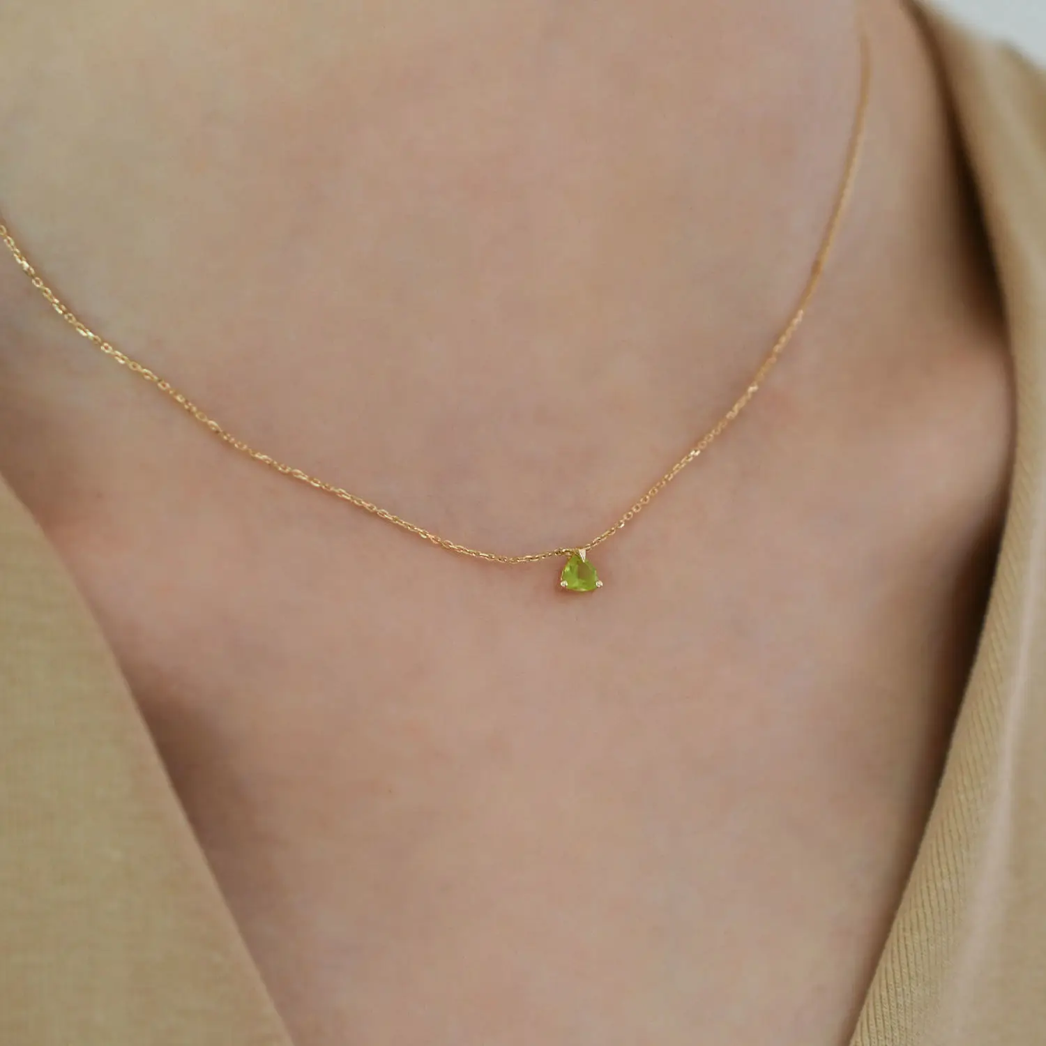 

New Olive Rhinestone Pendant Necklace Niche Design Simple and Exquisite Choker Clavicle Chain Luxury Women Jewelry Accessories