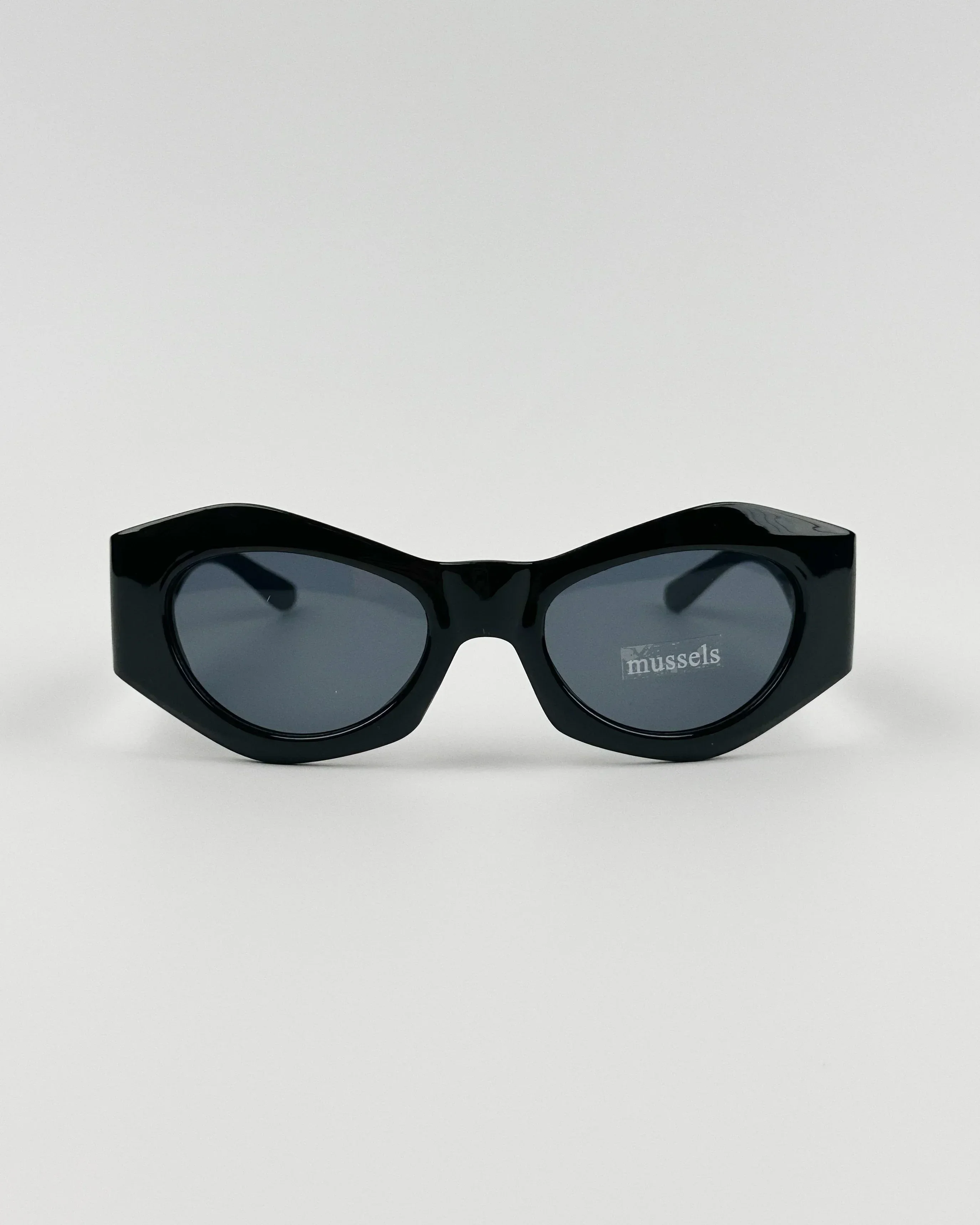 Retro Alien Technology Future Sunglasses Anti UV Street Photography Concave Sunglasses Instagram for Men and Women
Retro Alien Technology Future Sunglasses Anti UV Street Photography Concave Sunglasses Instagram for Men and Women