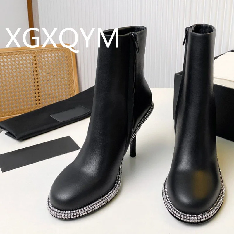 Luxury Brand Crystal High Heel Ankle Boots 2023 Fashion Rhinestones Side Zip Boots Genuine Leather Stage Runway Shoe
Luxury Brand Crystal High Heel Ankle Boots 2023 Fashion Rhinestones Side Zip Boots Genuine Leather Stage Runway Shoe