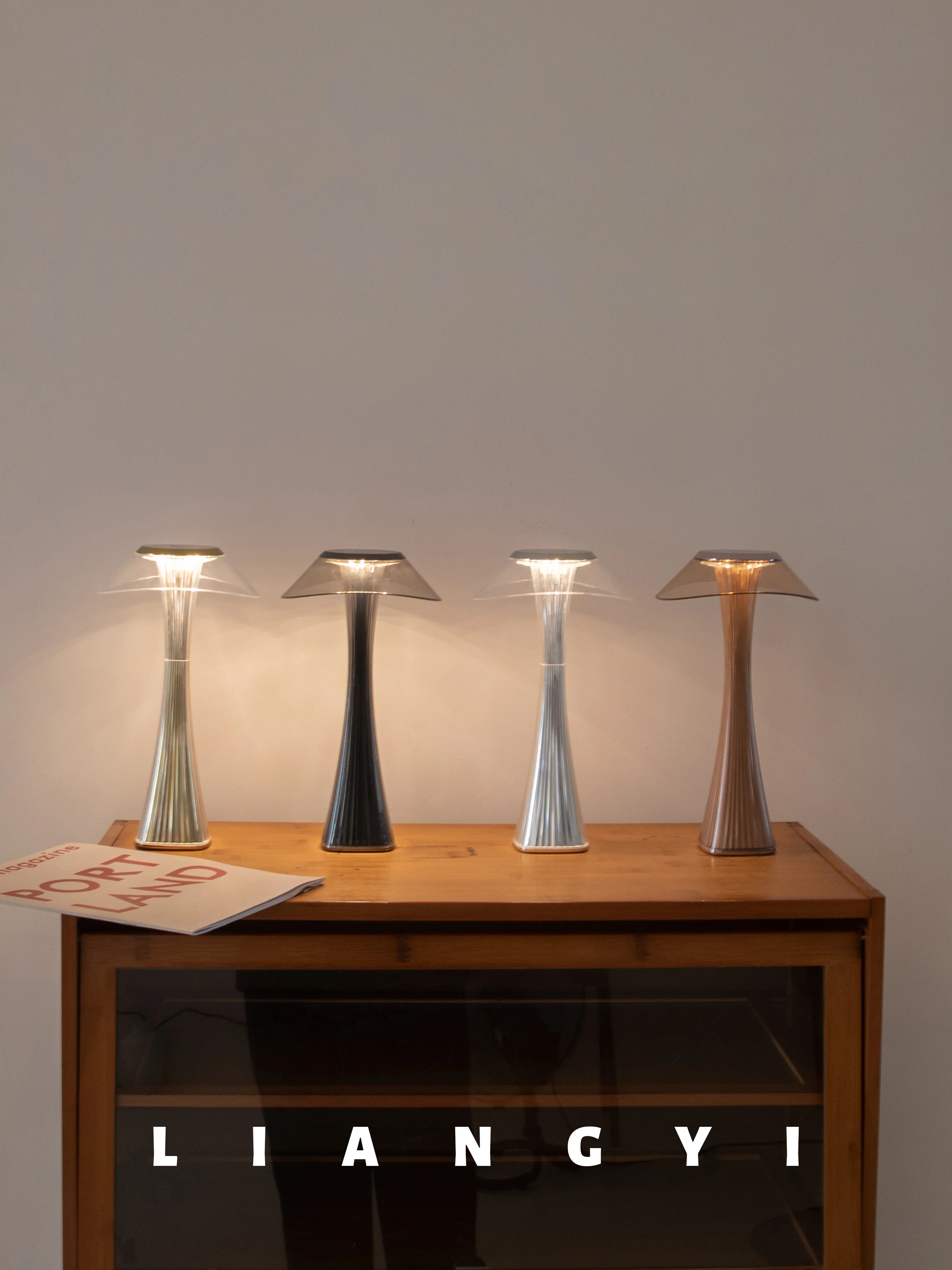 Designer USB Wireless Charging Bar Quiet Bar Desk Lamp Dining Room Outdoor Table Lamp Touch Bedside Gift Small Night Lamp
Designer USB Wireless Charging Bar Quiet Bar Desk Lamp Dining Room Outdoor Table Lamp Touch Bedside Gift Small Night Lamp