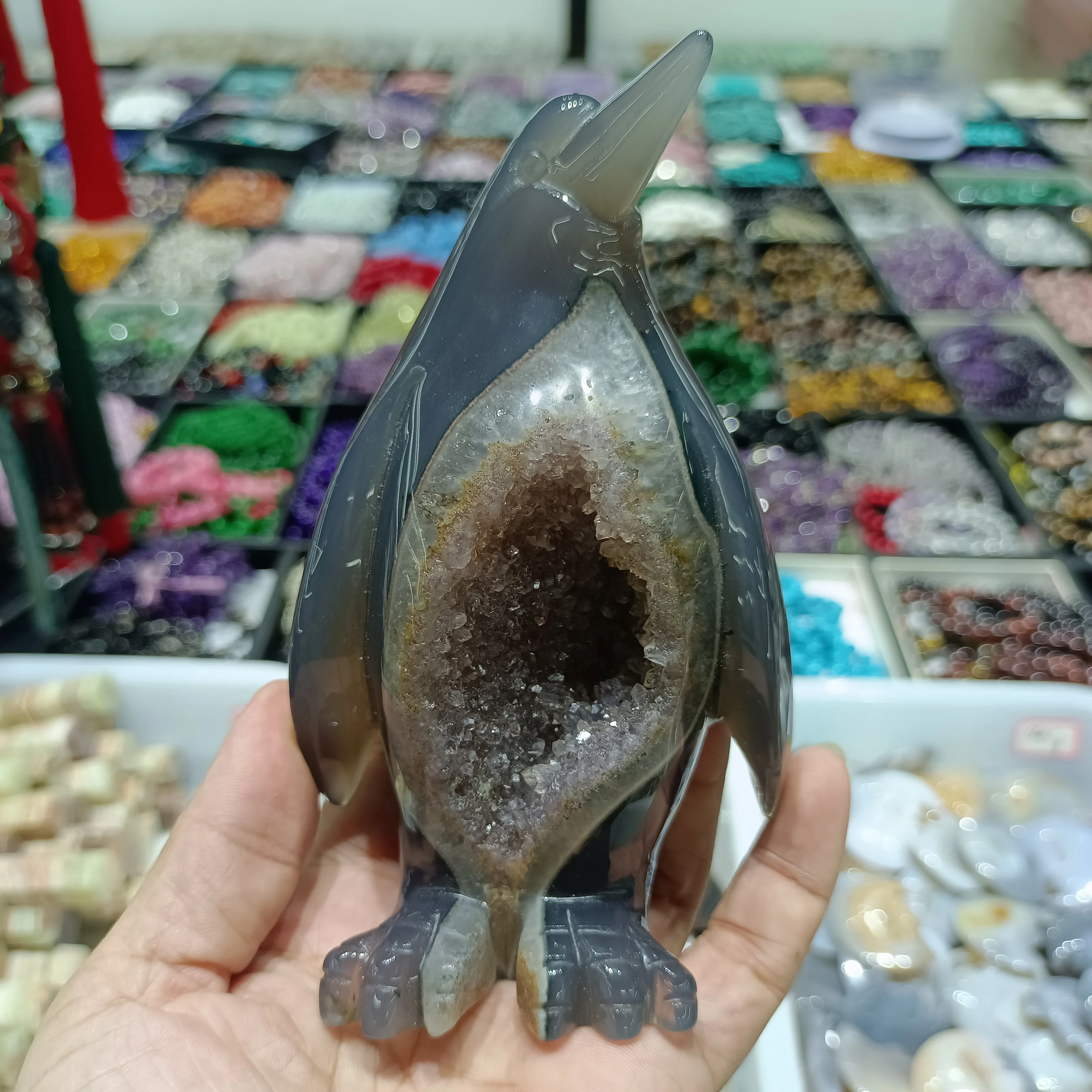 AAA+ Natural Agate Geode Stone Hand-Carved Penguin Quartz Crystal Energy Ore Treatment, Home Office Minera Degaussing Decoration
AAA+ Natural Agate Geode Stone Hand-Carved Penguin Quartz Crystal Energy Ore Treatment, Home Office Minera Degaussing Decoration